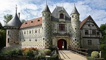 Chemins initiatiques en pays d’Auge : le château de Livet