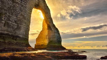 Etretat initiatique 2/2 : un Haut-Lieu immémorial ? 